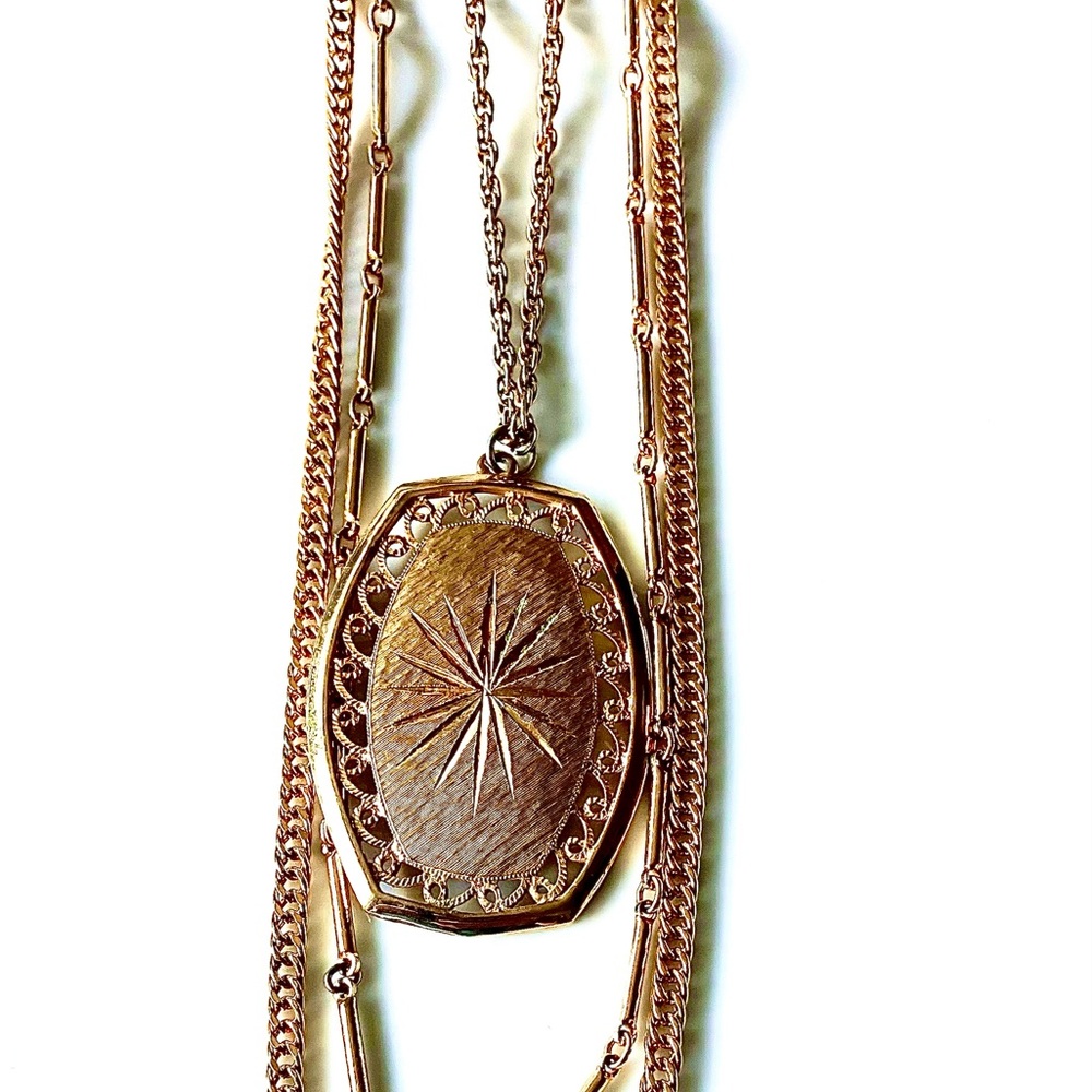 Gold Pendant 1960’s Necklace